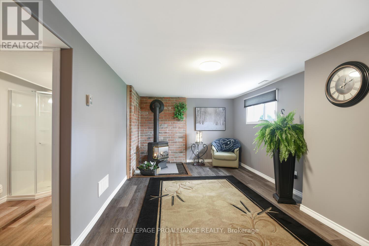 












1343 BORDEN CRESCENT

,
Brockville,




Ontario
K6V5X7

