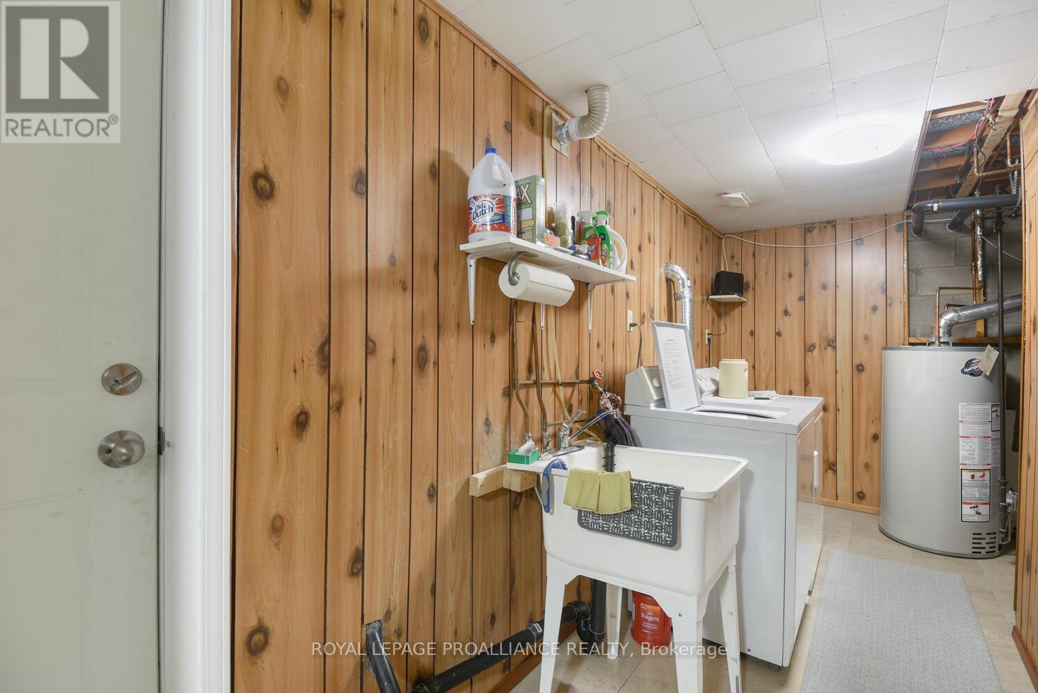 












1343 BORDEN CRESCENT

,
Brockville,




Ontario
K6V5X7

