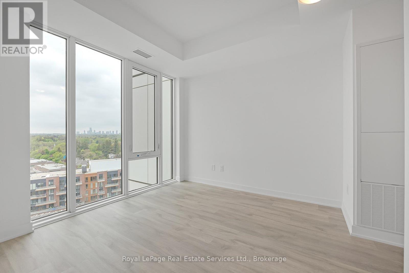 












1214 - 220 MISSINNIHE WAY

,
Mississauga (Port Credit),




Ontario
L5H1G5

