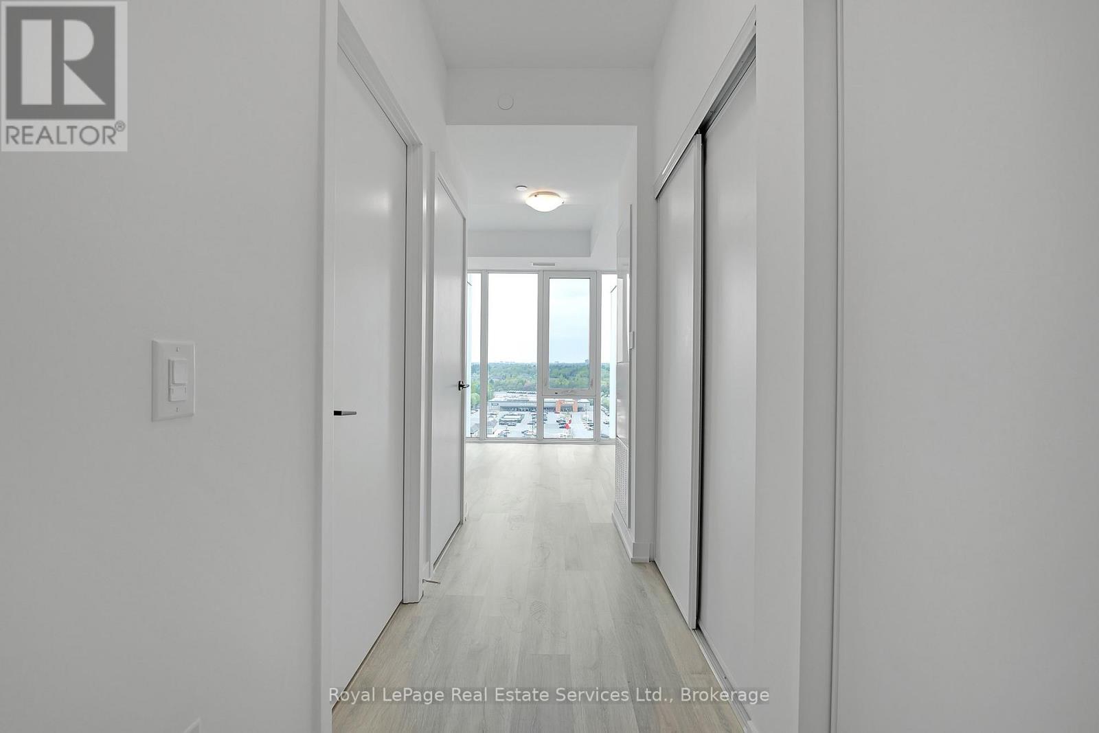 












1214 - 220 MISSINNIHE WAY

,
Mississauga (Port Credit),




Ontario
L5H1G5

