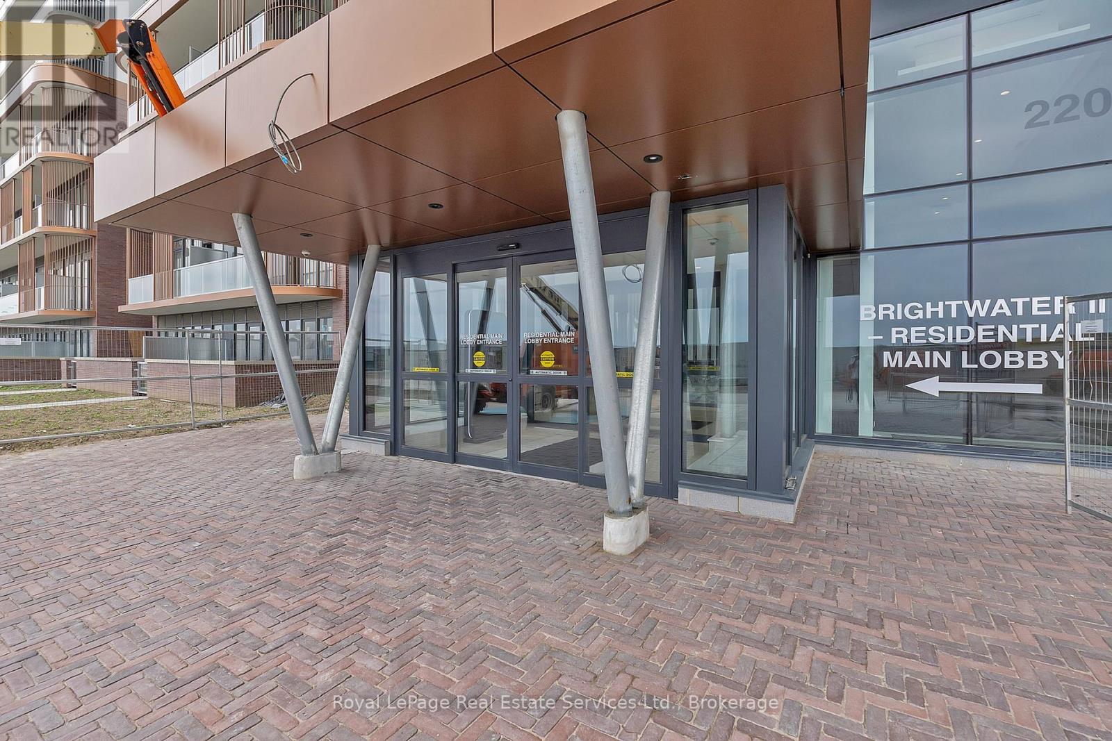 












1214 - 220 MISSINNIHE WAY

,
Mississauga (Port Credit),




Ontario
L5H1G5

