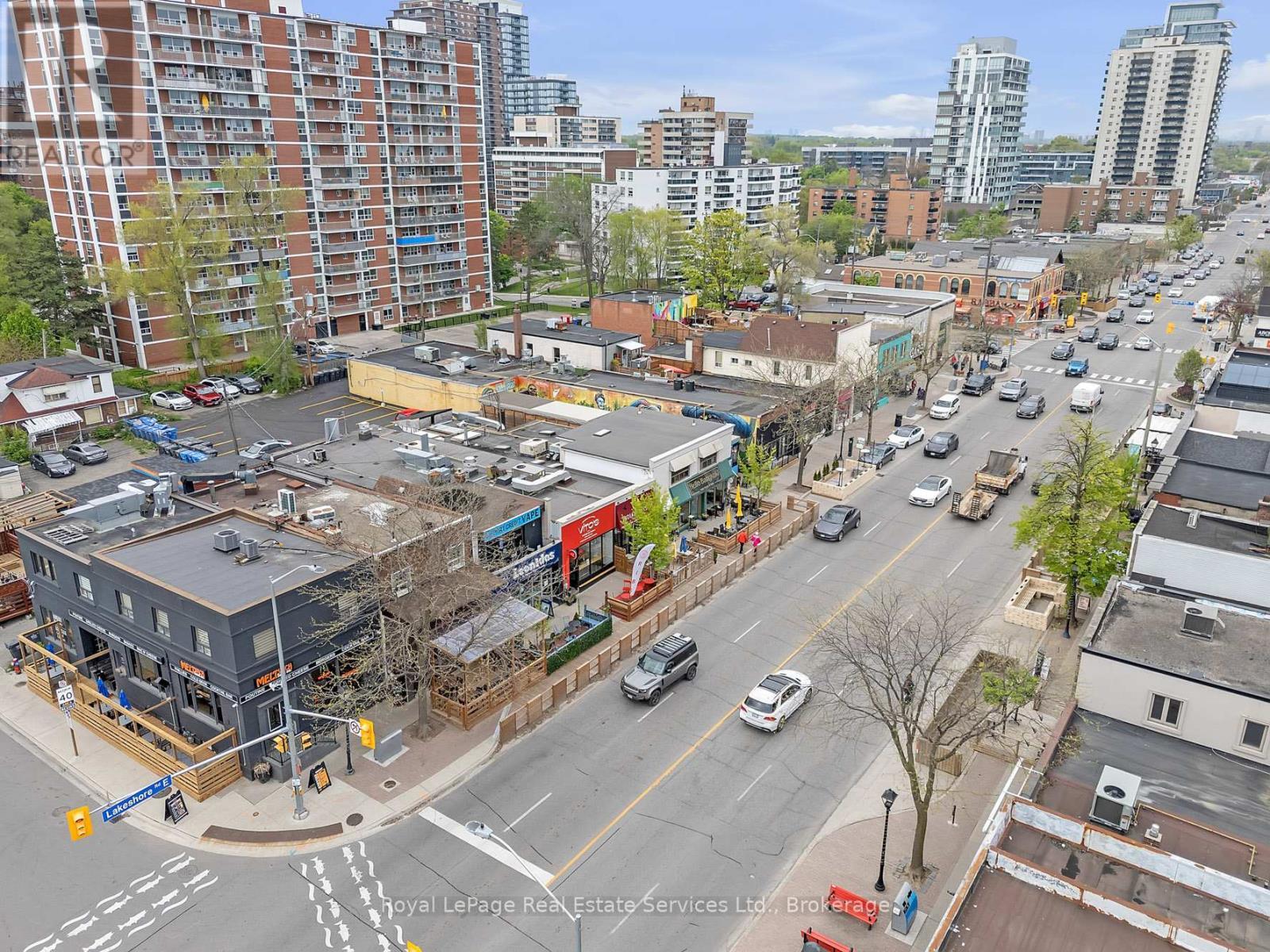 












1214 - 220 MISSINNIHE WAY

,
Mississauga (Port Credit),




Ontario
L5H1G5

