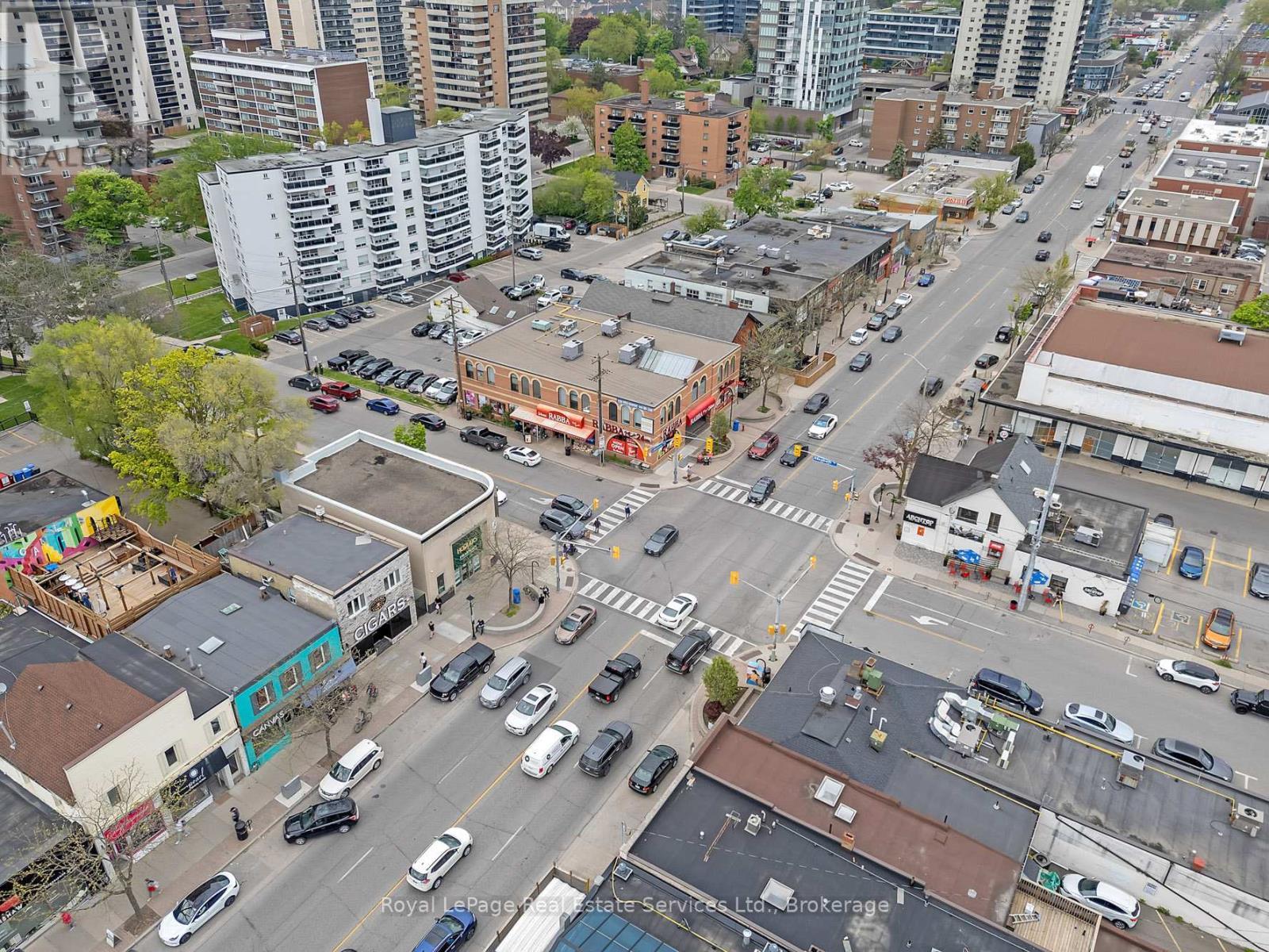 












1214 - 220 MISSINNIHE WAY

,
Mississauga (Port Credit),




Ontario
L5H1G5

