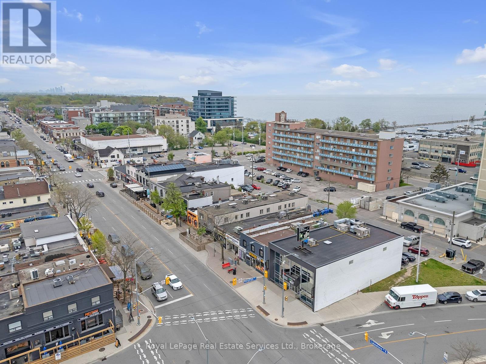 












1214 - 220 MISSINNIHE WAY

,
Mississauga (Port Credit),




Ontario
L5H1G5

