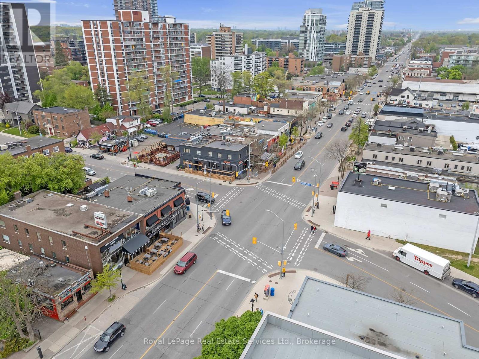 












1214 - 220 MISSINNIHE WAY

,
Mississauga (Port Credit),




Ontario
L5H1G5

