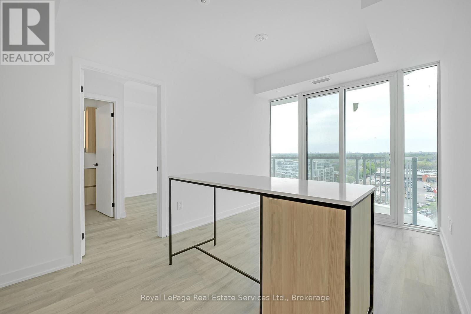 












1214 - 220 MISSINNIHE WAY

,
Mississauga (Port Credit),




Ontario
L5H1G5

