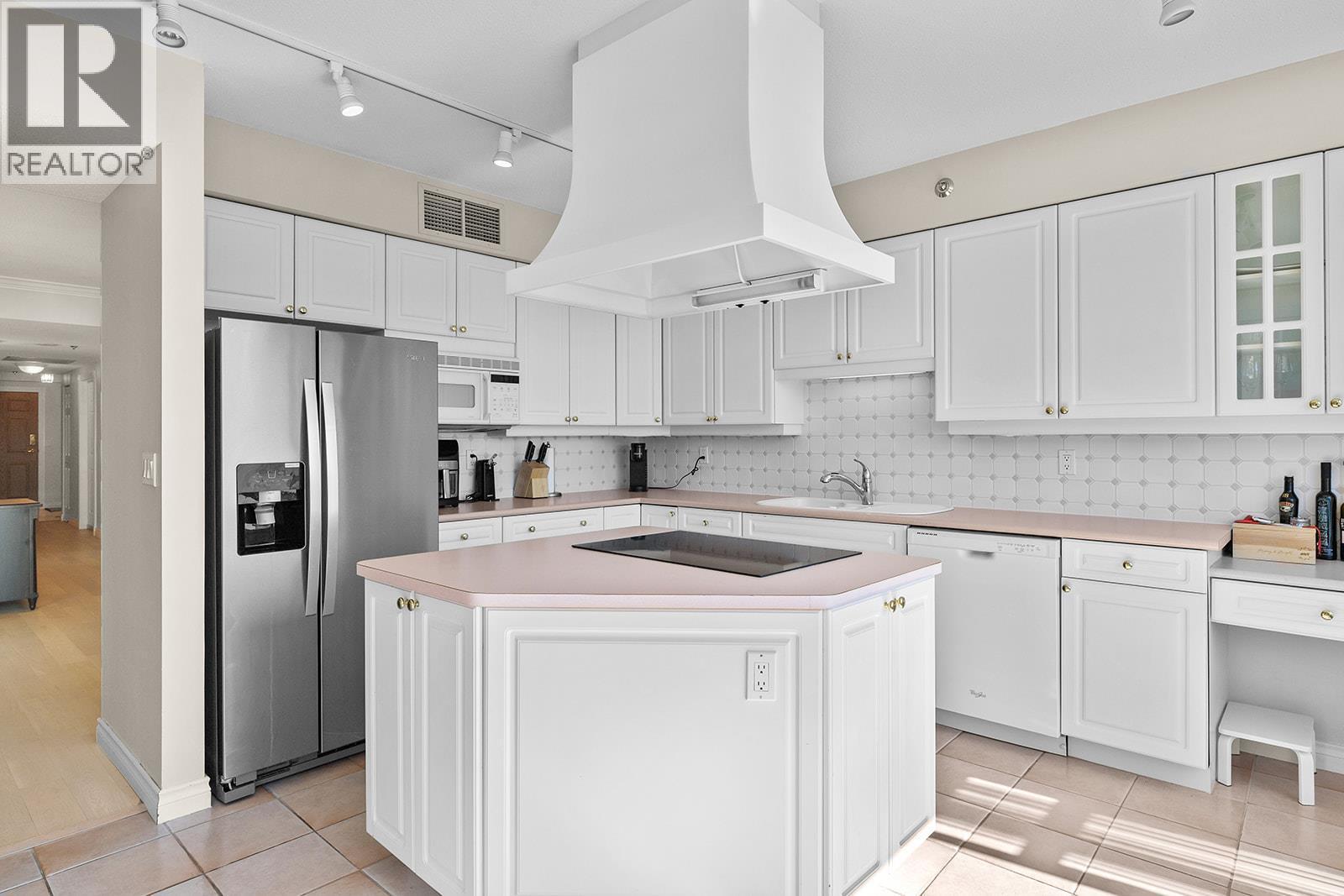 












1152 Sunset Drive Unit# 1005

,
Kelowna,




British Columbia
V1Y9R7

