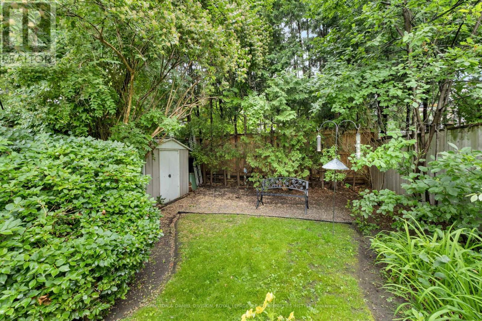 












122 FARNHAM AVENUE

,
Toronto,




Ontario
M4V1H4


