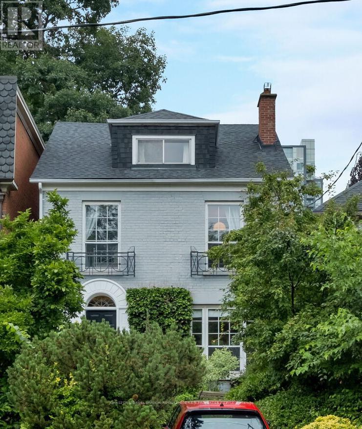 












122 FARNHAM AVENUE

,
Toronto,




Ontario
M4V1H4


