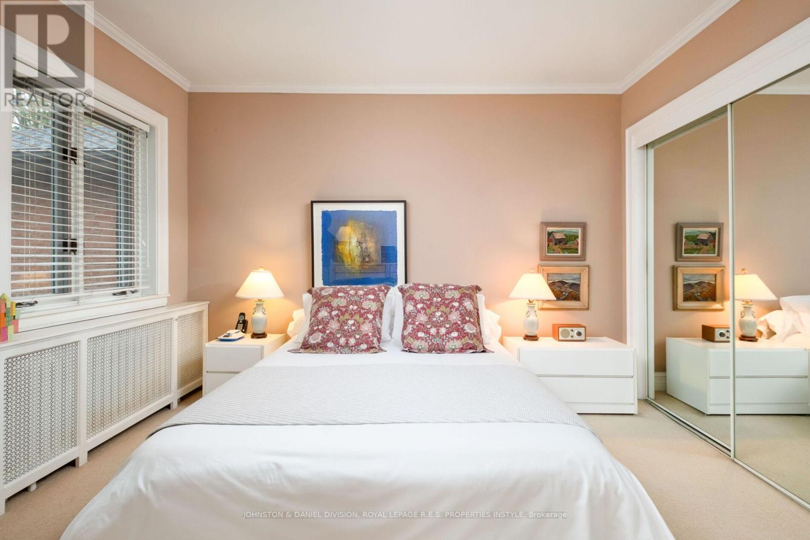 












122 FARNHAM AVENUE

,
Toronto,




Ontario
M4V1H4

