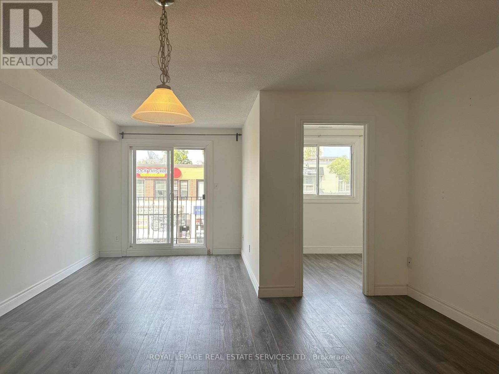 












132 KERR STREET

,
Oakville,




Ontario
L6K3A7

