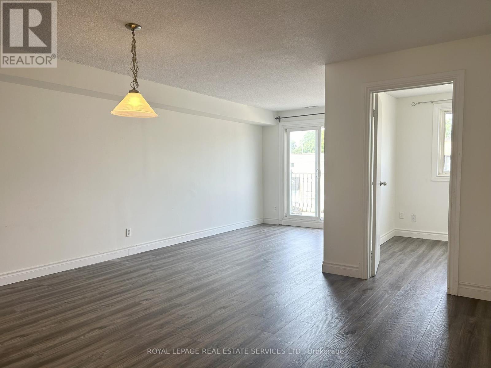 












132 KERR STREET

,
Oakville,




Ontario
L6K3A7

