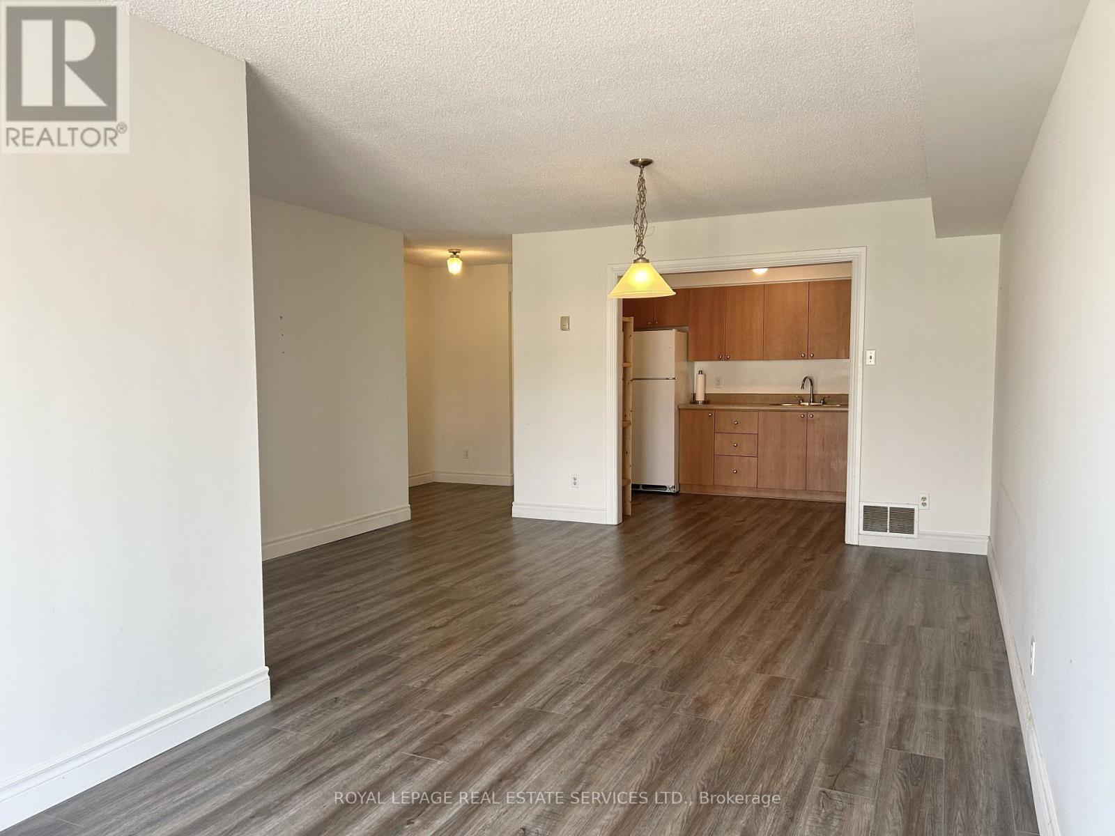 












132 KERR STREET

,
Oakville,




Ontario
L6K3A7

