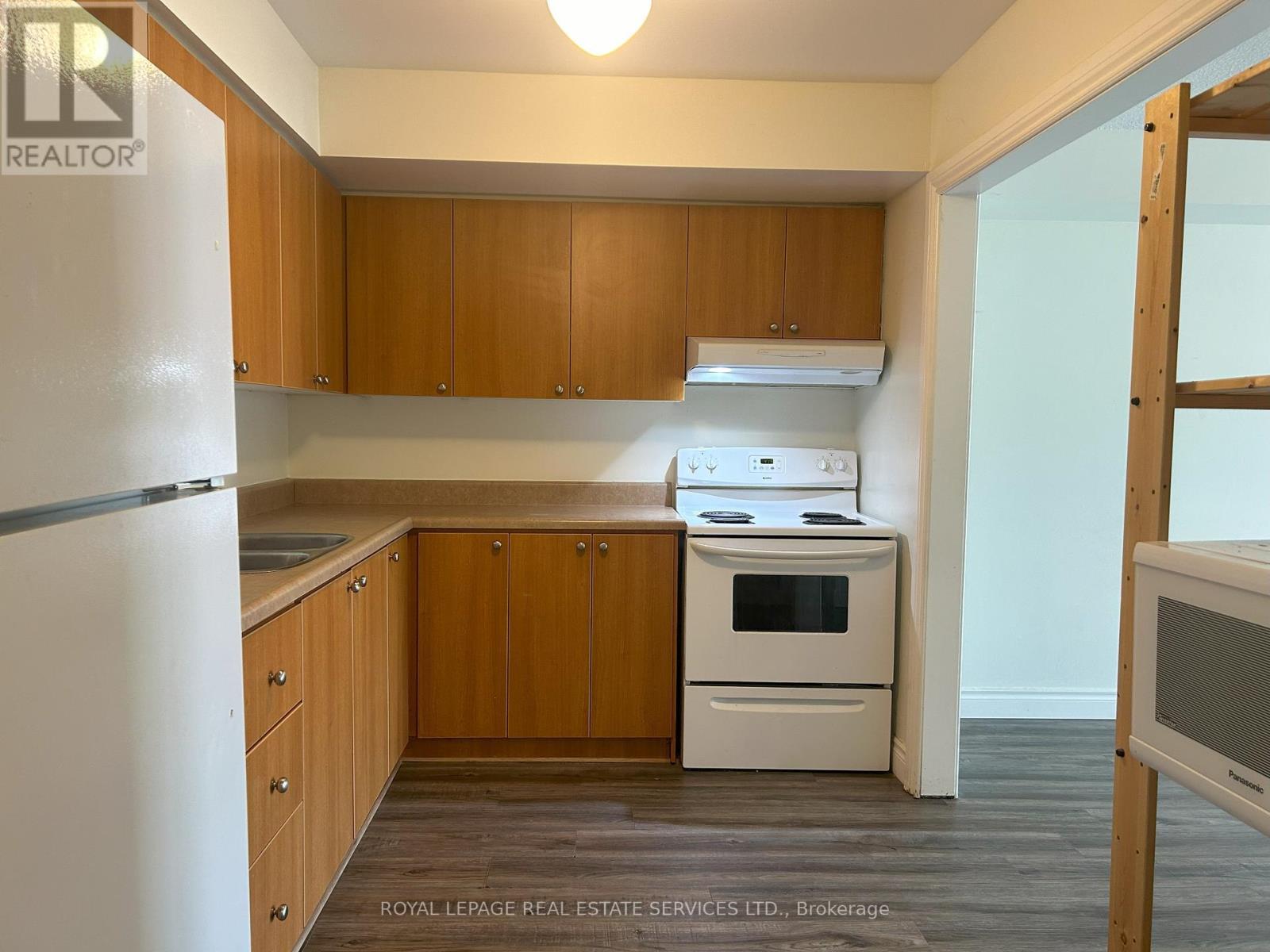 












132 KERR STREET

,
Oakville,




Ontario
L6K3A7

