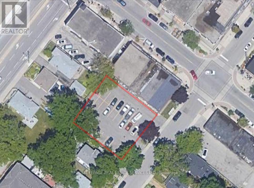 












132 KERR STREET

,
Oakville,




Ontario
L6K3A7

