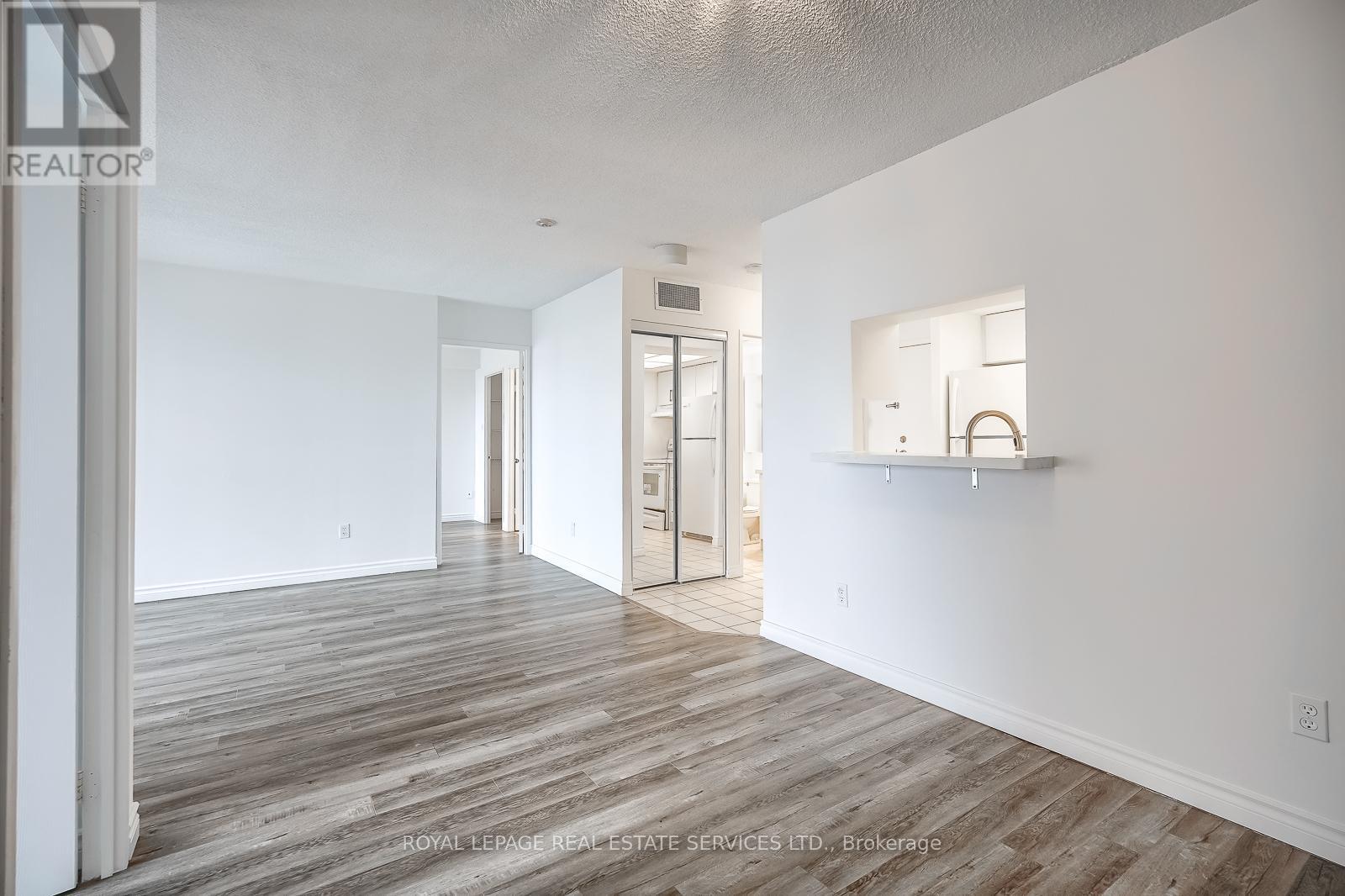 












1008 - 265 ENFIELD PLACE

,
Mississauga,




Ontario
L5B3Y6

