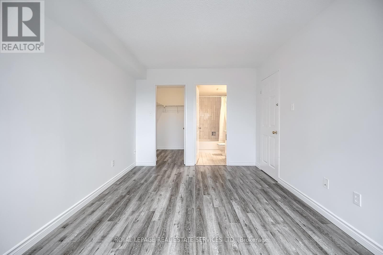 












1008 - 265 ENFIELD PLACE

,
Mississauga,




Ontario
L5B3Y6

