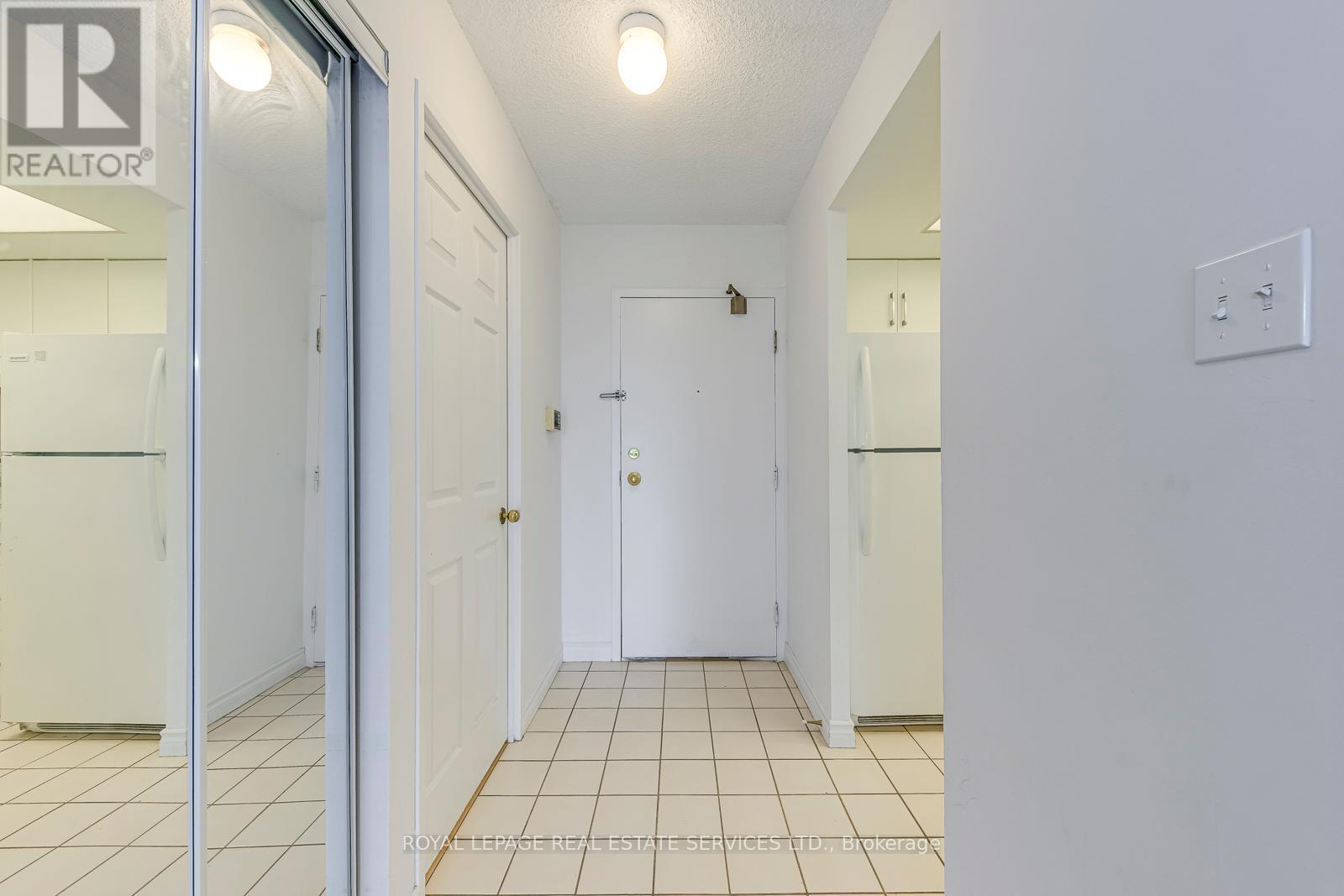 












1008 - 265 ENFIELD PLACE

,
Mississauga,




Ontario
L5B3Y6

