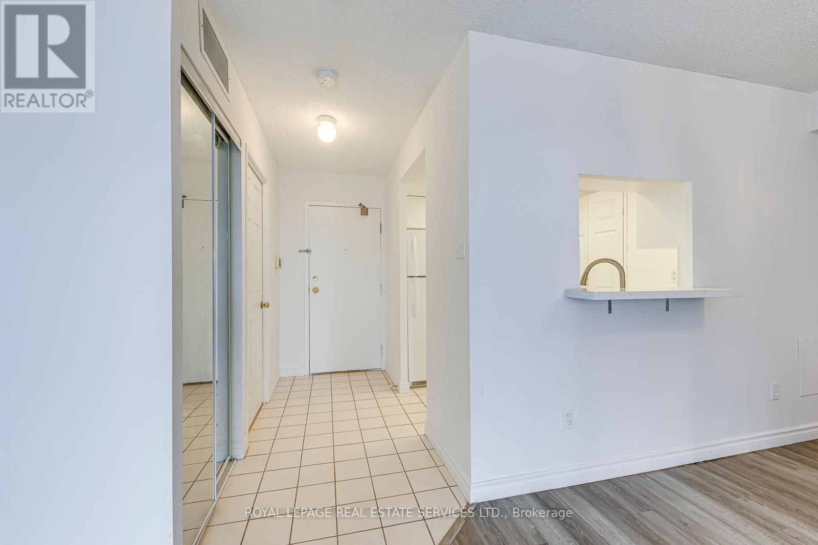 












1008 - 265 ENFIELD PLACE

,
Mississauga,




Ontario
L5B3Y6

