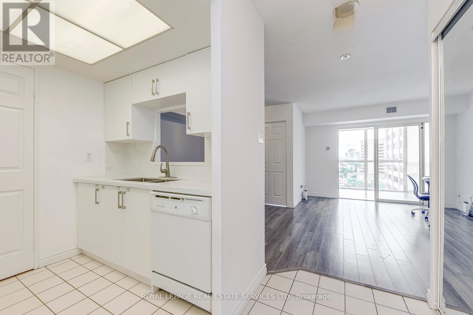 












1008 - 265 ENFIELD PLACE

,
Mississauga,




Ontario
L5B3Y6

