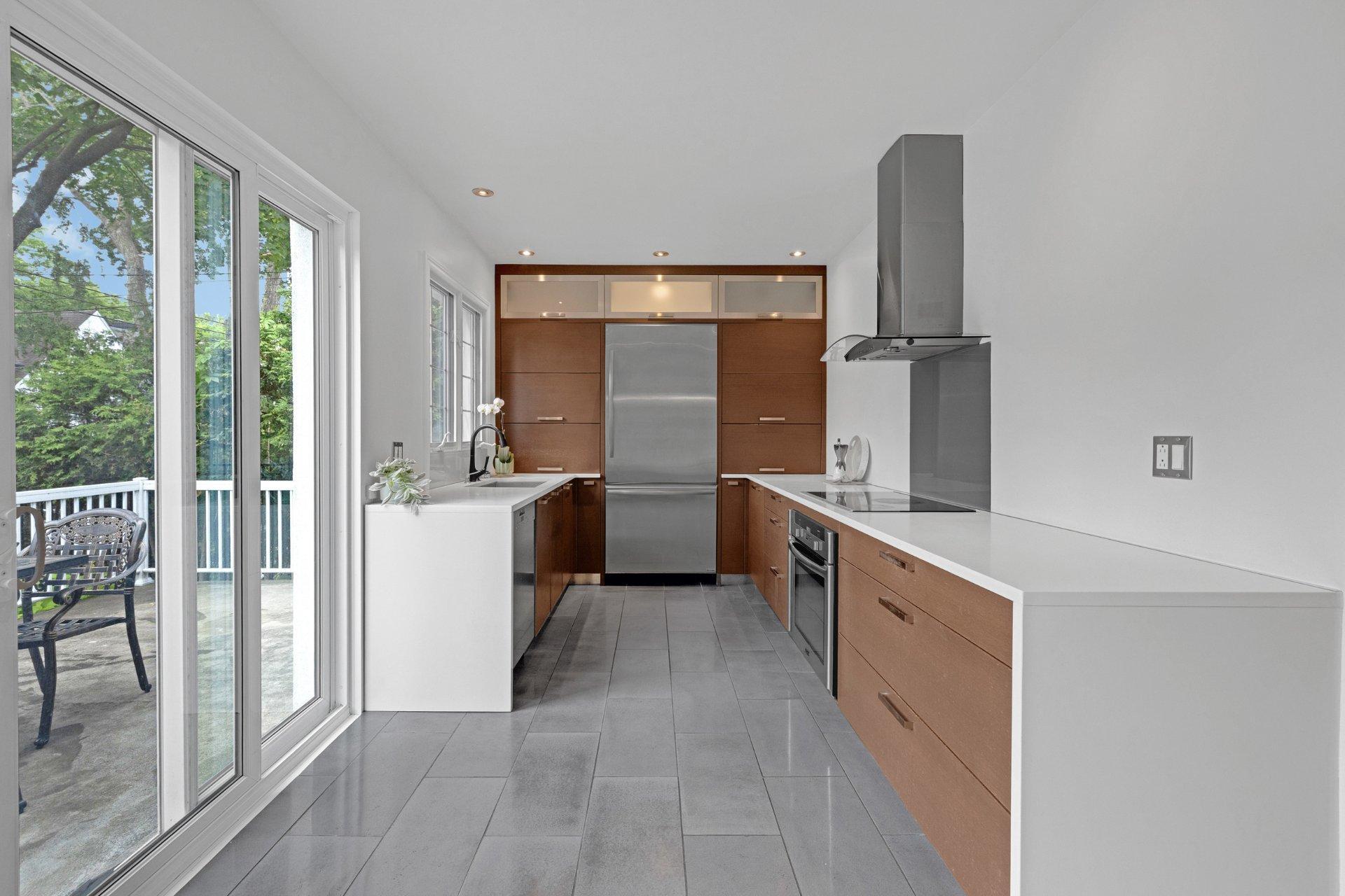 









120


Ch. Strathcona

,
Mont-Royal,




QC
H3R1E6


