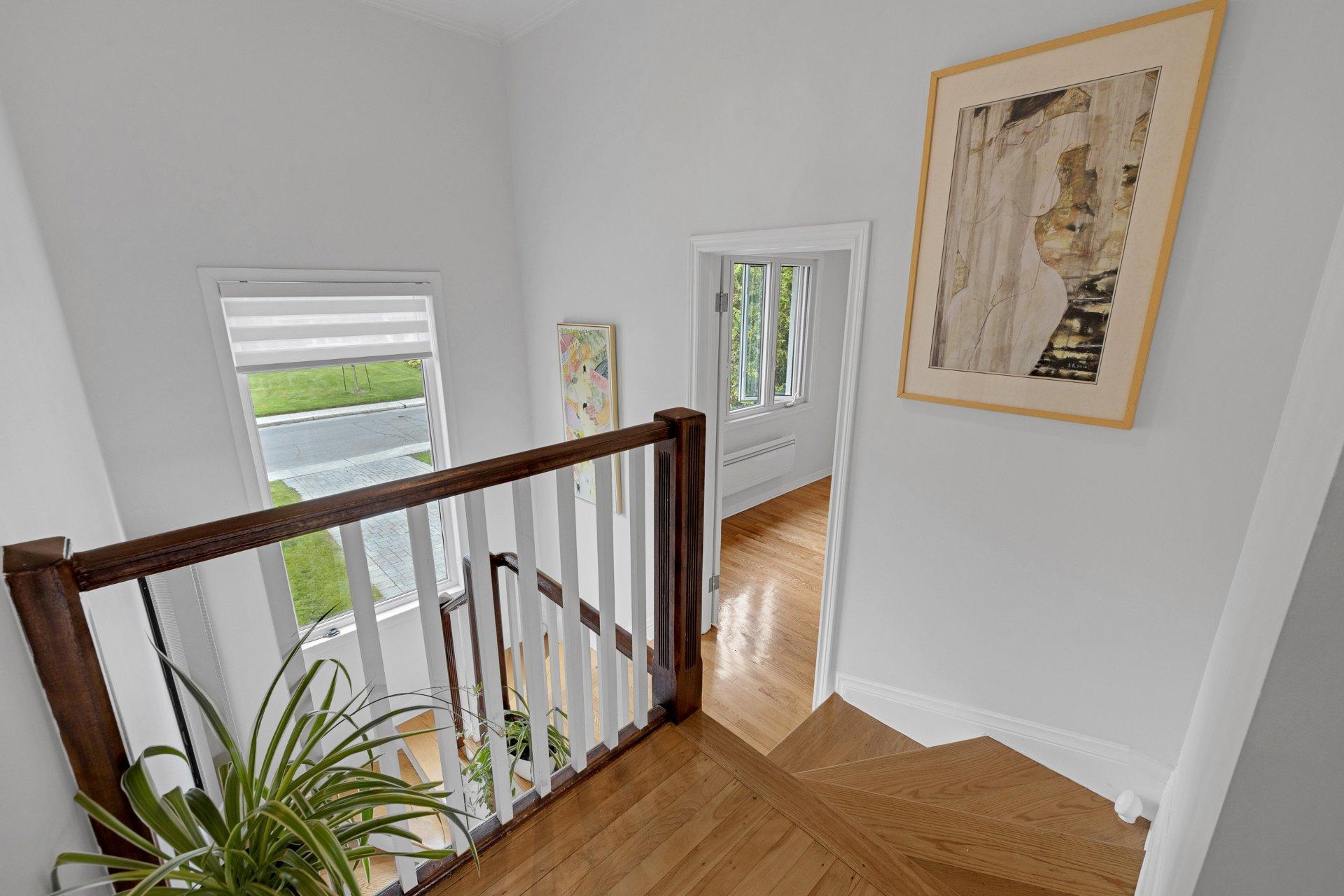 









120


Ch. Strathcona

,
Mont-Royal,




QC
H3R1E6

