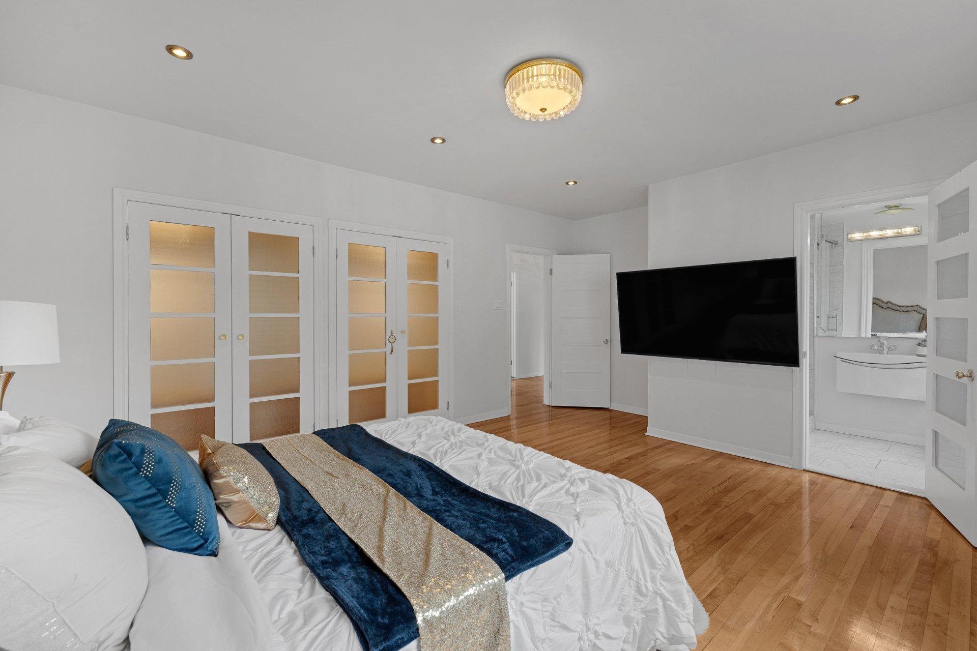 









120


Ch. Strathcona

,
Mont-Royal,




QC
H3R1E6

