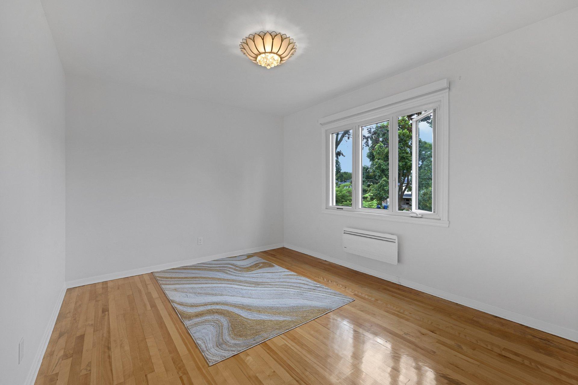









120


Ch. Strathcona

,
Mont-Royal,




QC
H3R1E6

