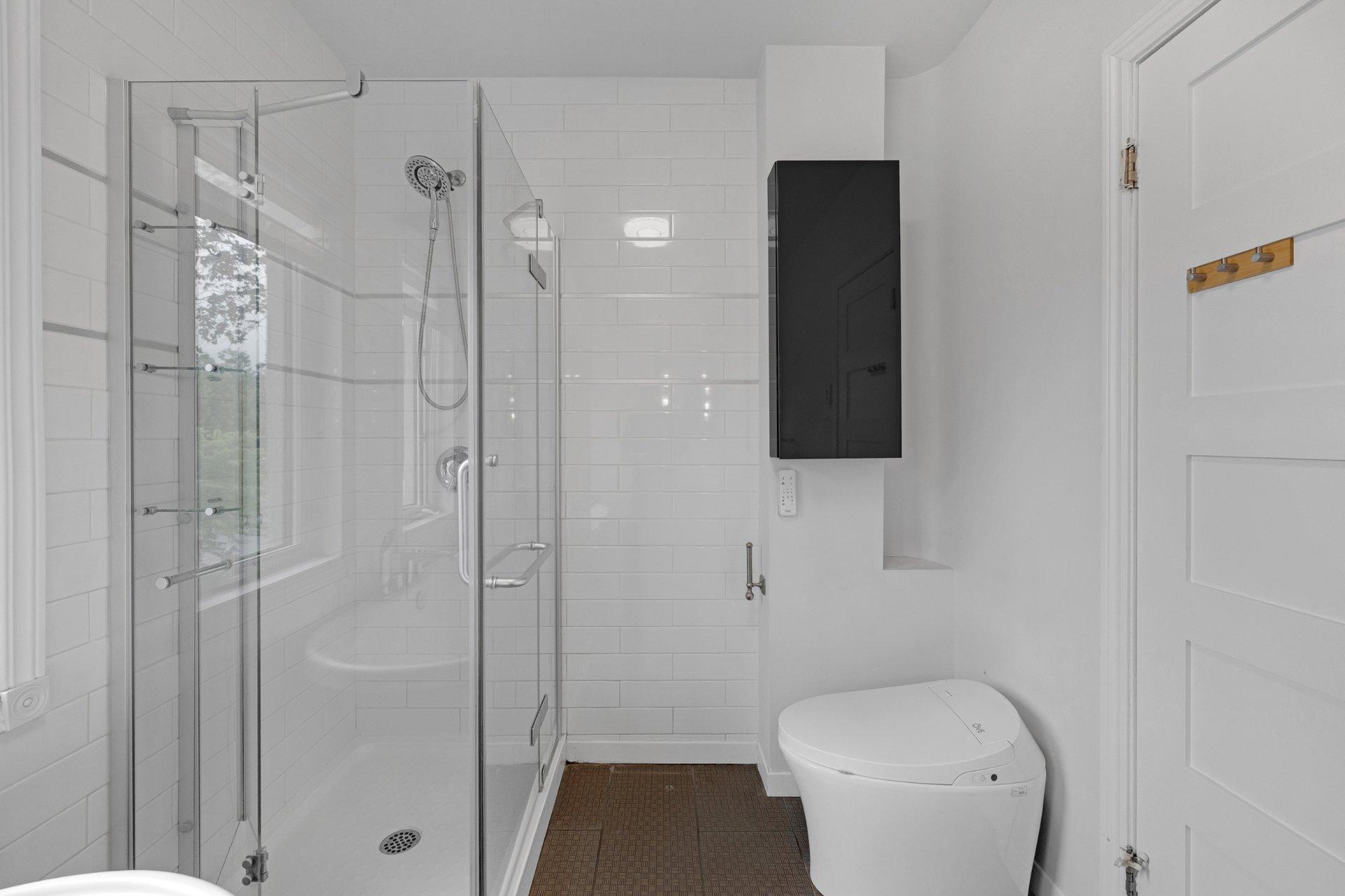 









120


Ch. Strathcona

,
Mont-Royal,




QC
H3R1E6

