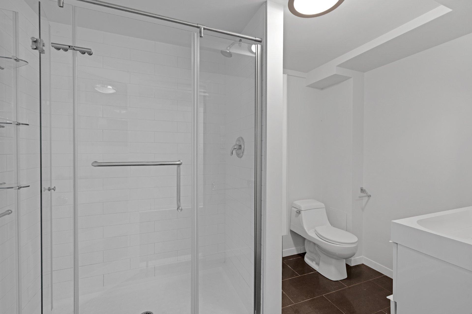 









120


Ch. Strathcona

,
Mont-Royal,




QC
H3R1E6

