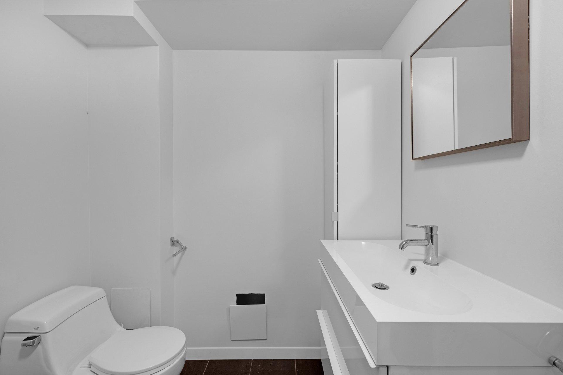 









120


Ch. Strathcona

,
Mont-Royal,




QC
H3R1E6

