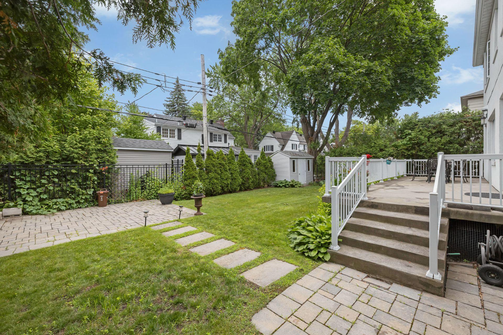 









120


Ch. Strathcona

,
Mont-Royal,




QC
H3R1E6

