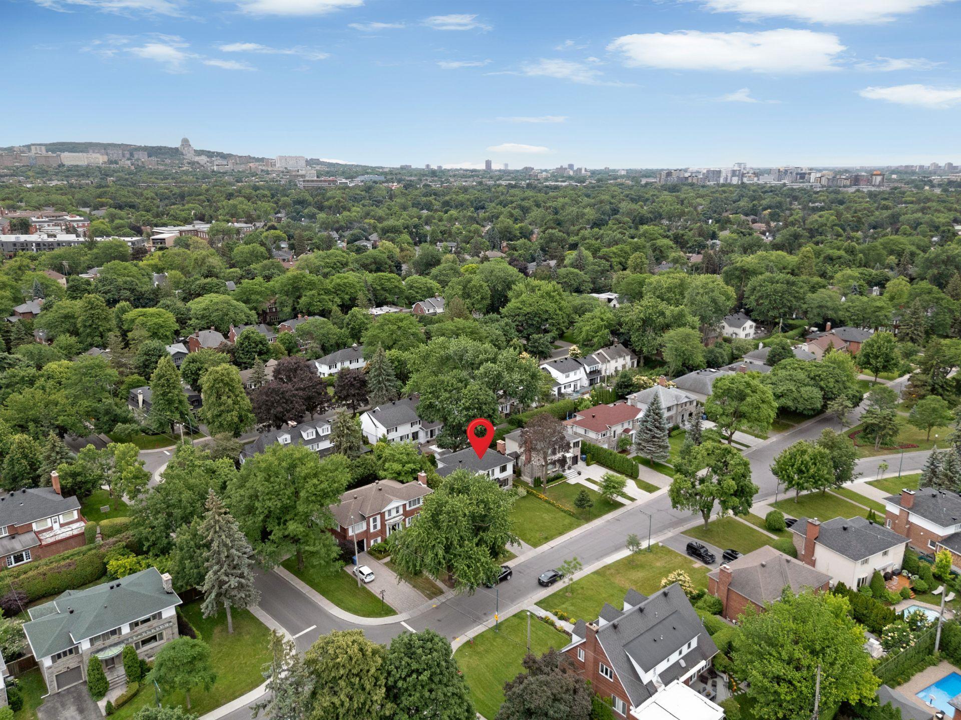 









120


Ch. Strathcona

,
Mont-Royal,




QC
H3R1E6

