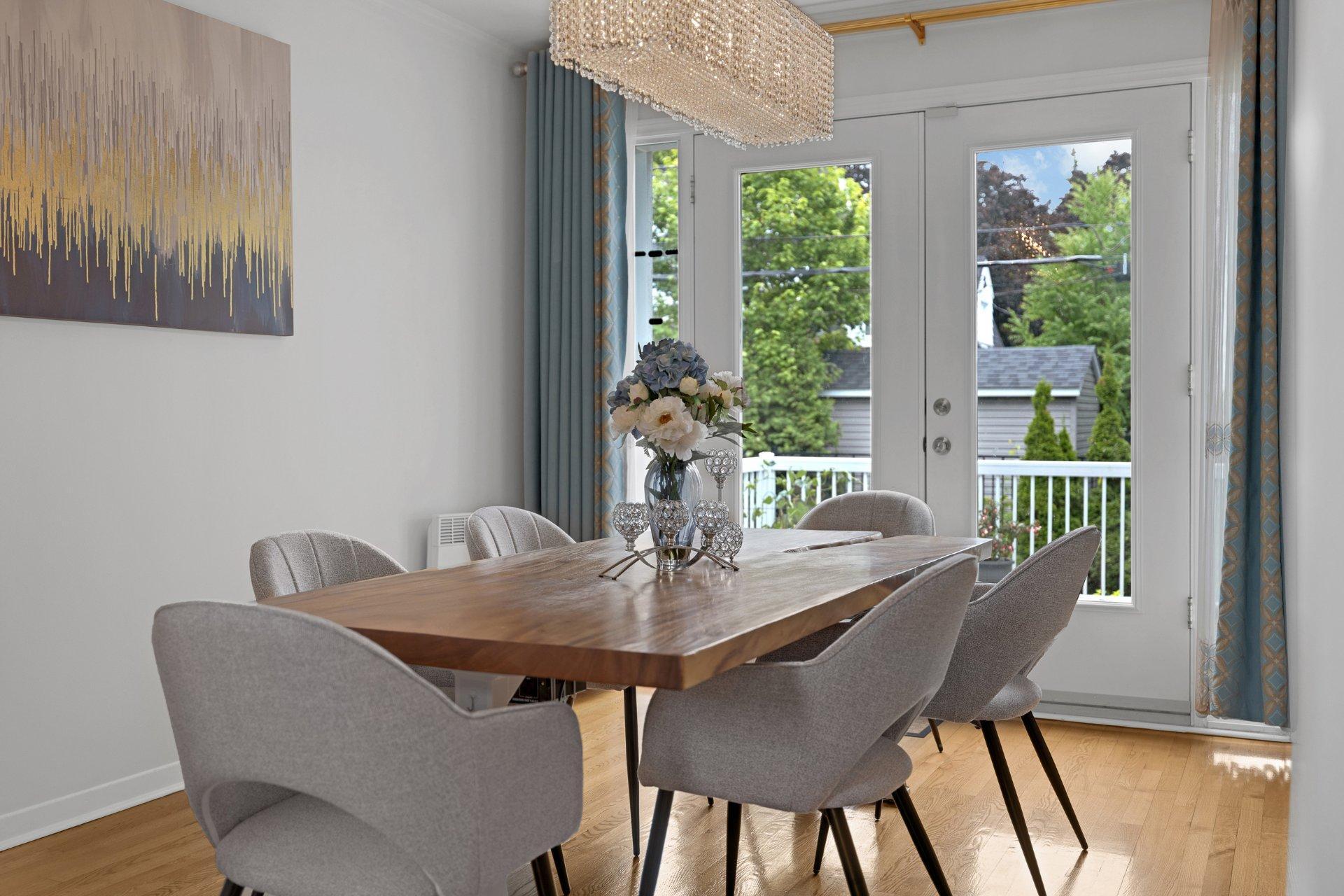 









120


Ch. Strathcona

,
Mont-Royal,




QC
H3R1E6

