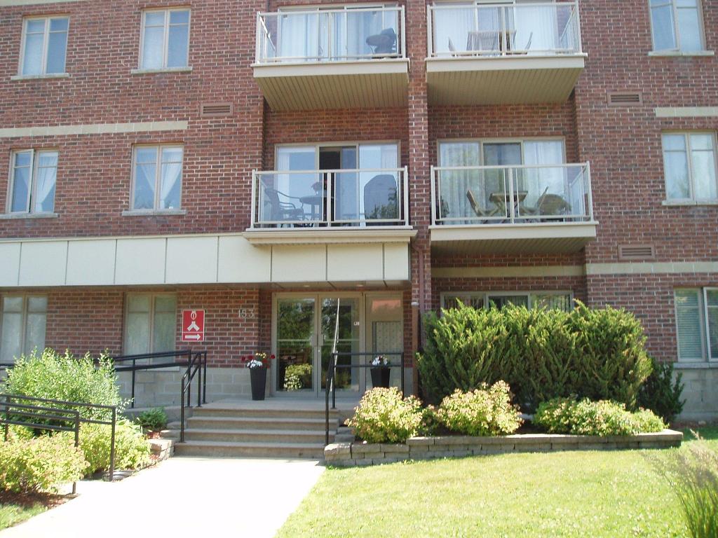 









153


Av. Winthrop

, 105,
Pointe-Claire,




QC
H9R3W8

