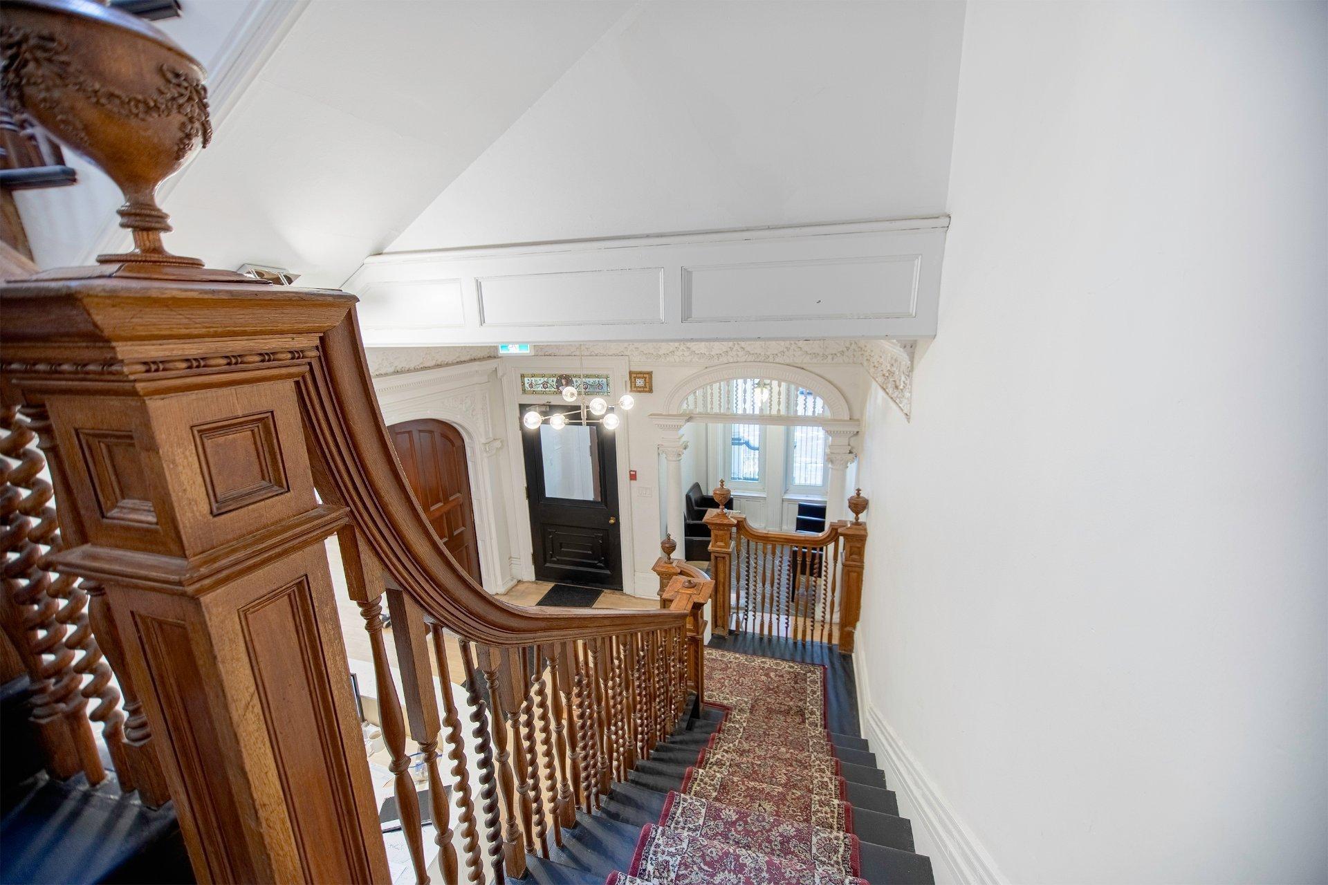 









3500


Av. Laval

,
Montréal (Le Plateau-Mont-Royal),




QC
H2X3C8

