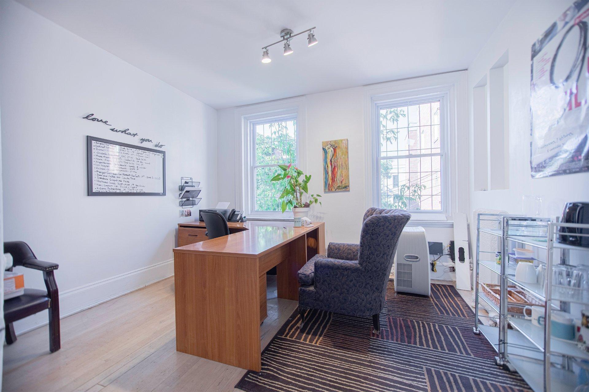 









3500


Av. Laval

,
Montréal (Le Plateau-Mont-Royal),




QC
H2X3C8

