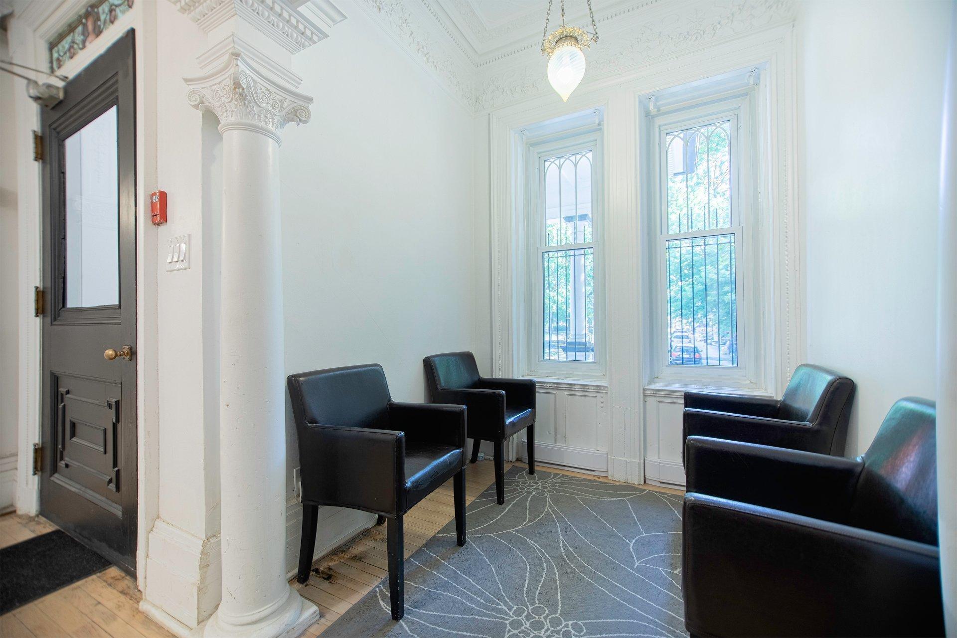 









3500


Av. Laval

,
Montréal (Le Plateau-Mont-Royal),




QC
H2X3C8

