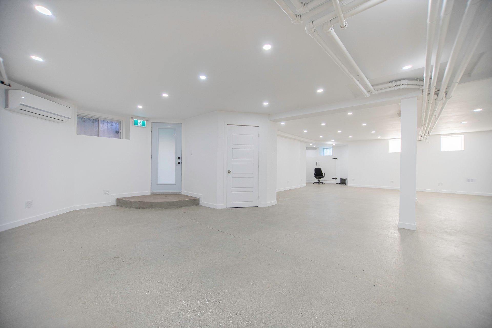 









3500


Av. Laval

,
Montréal (Le Plateau-Mont-Royal),




QC
H2X3C8

