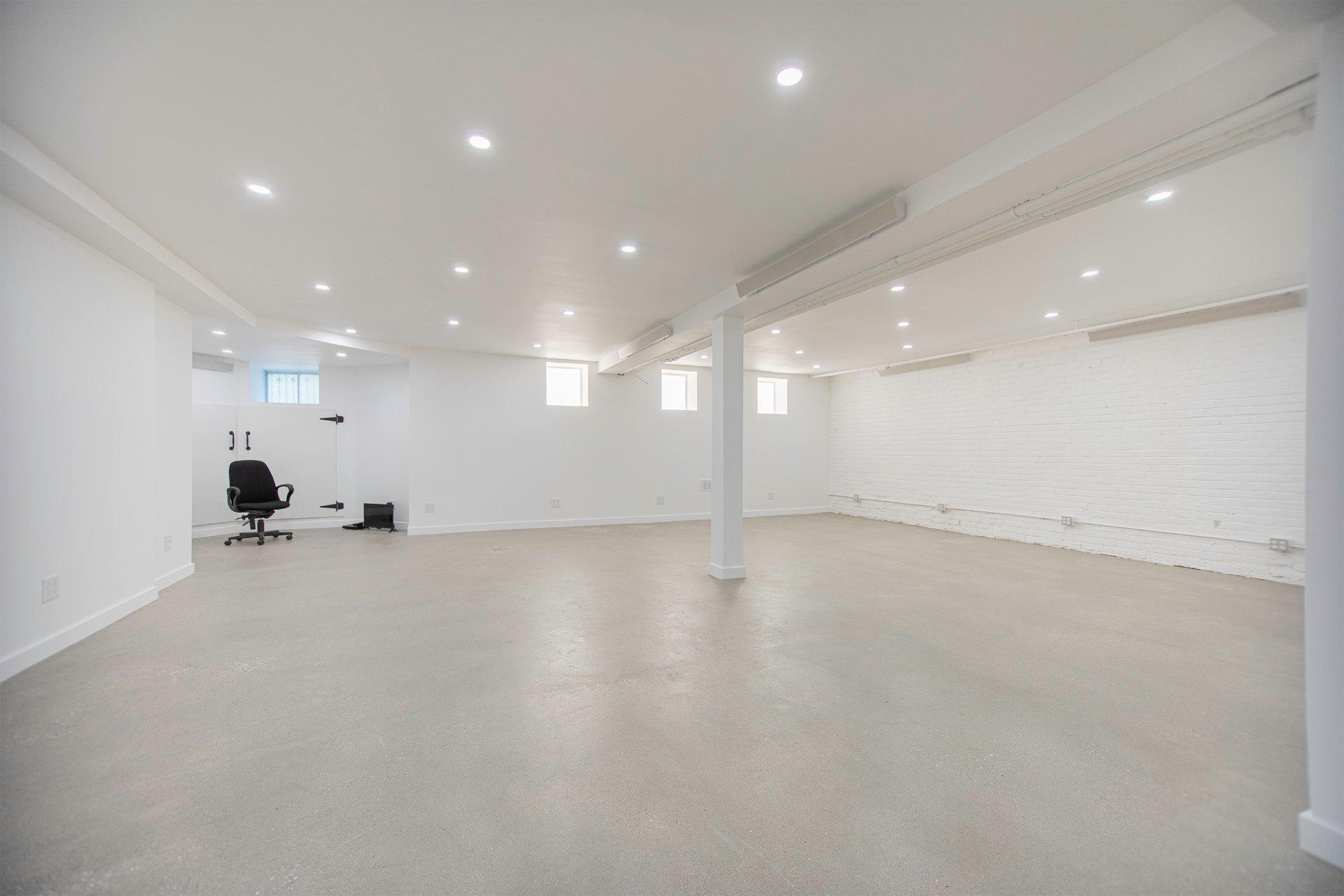 









3500


Av. Laval

,
Montréal (Le Plateau-Mont-Royal),




QC
H2X3C8

