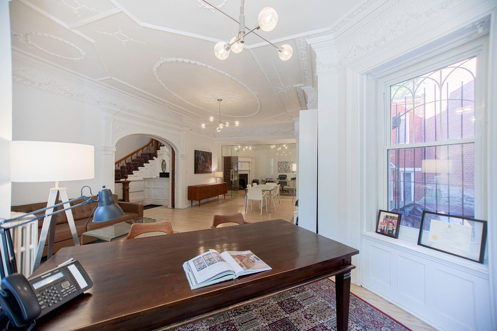 









3500


Av. Laval

,
Montréal (Le Plateau-Mont-Royal),




QC
H2X3C8

