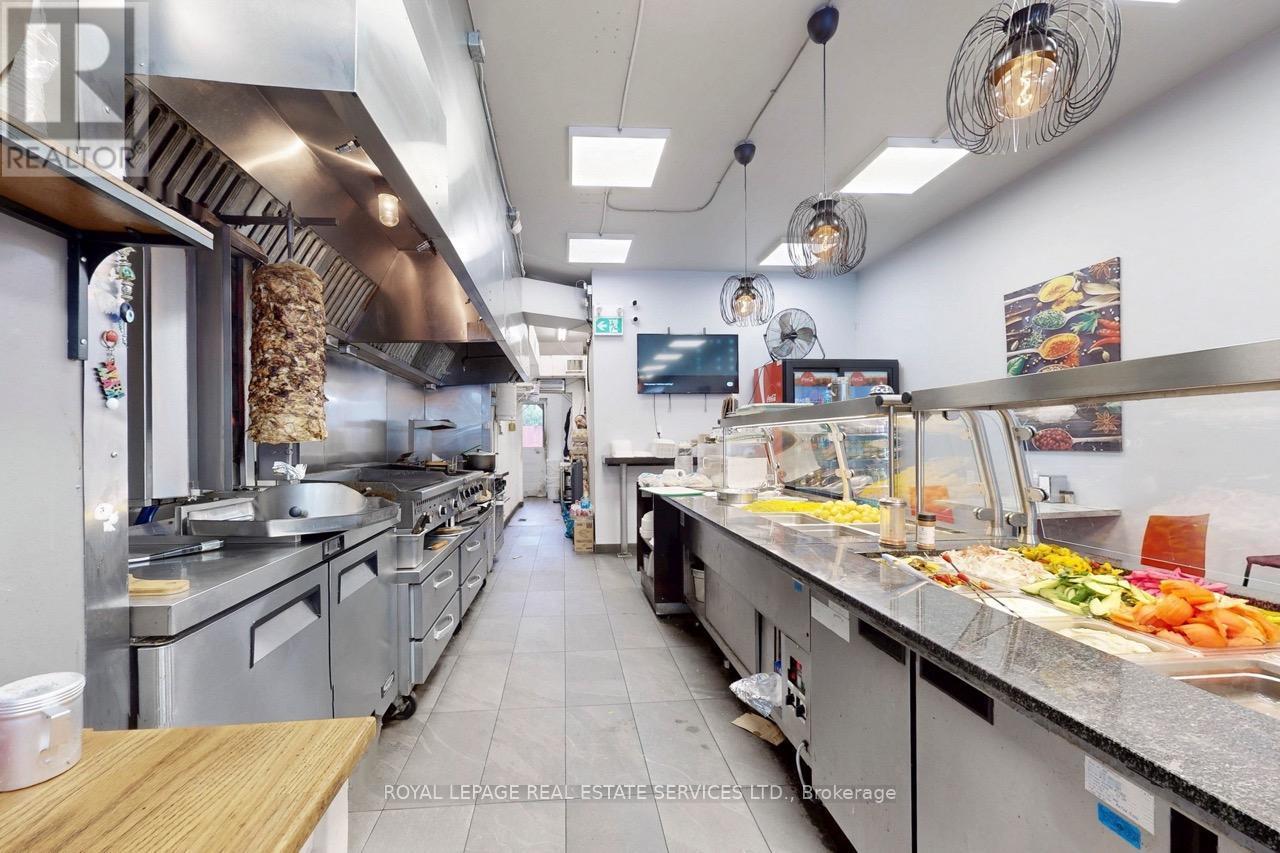 












1176 THE QUEENSWAY

,
Toronto,




Ontario
M8Z1R5

