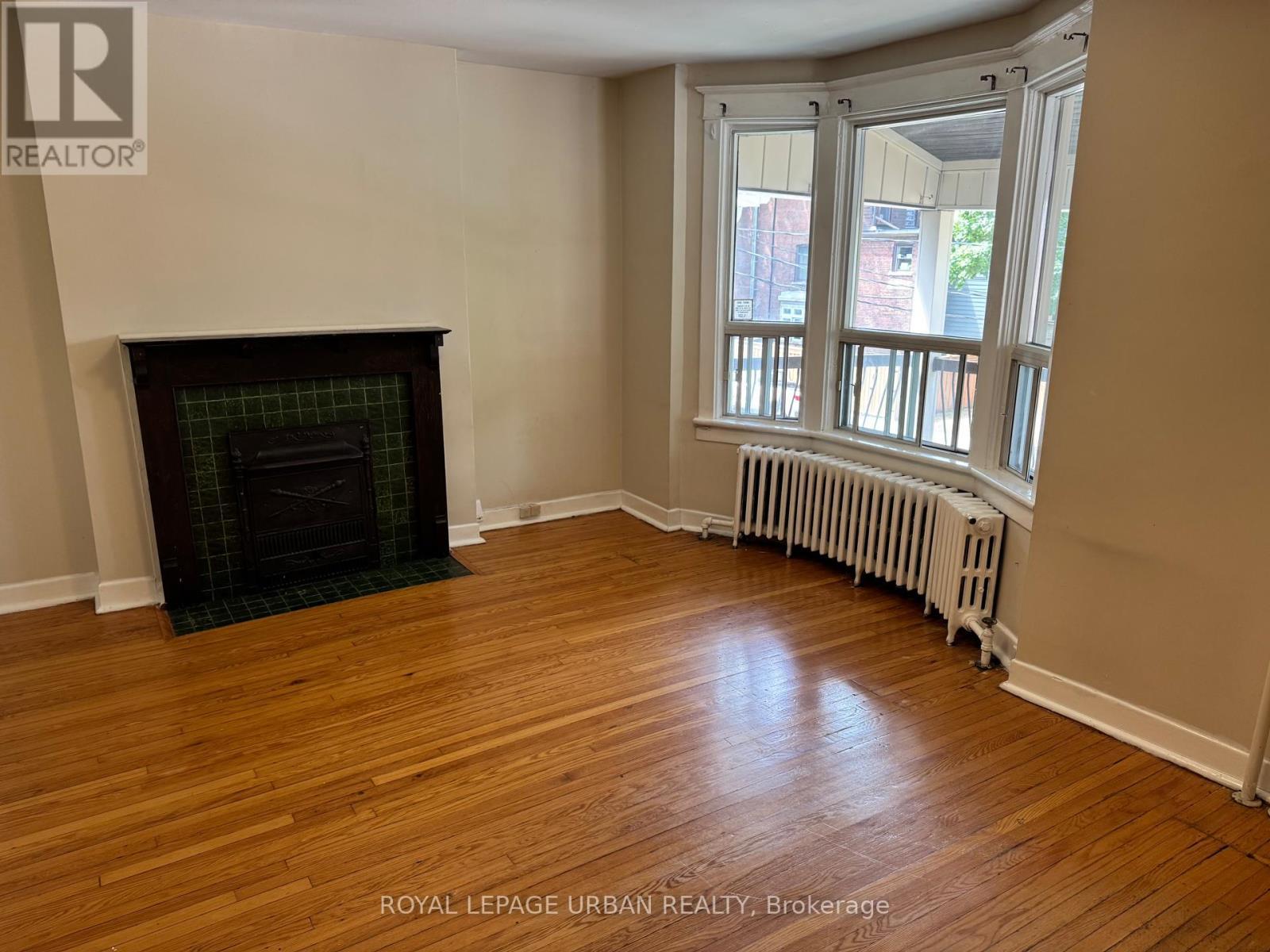 












2ND FLOOR - 919 CARLAW AVENUE

,
Toronto,




Ontario
M4K3L5

