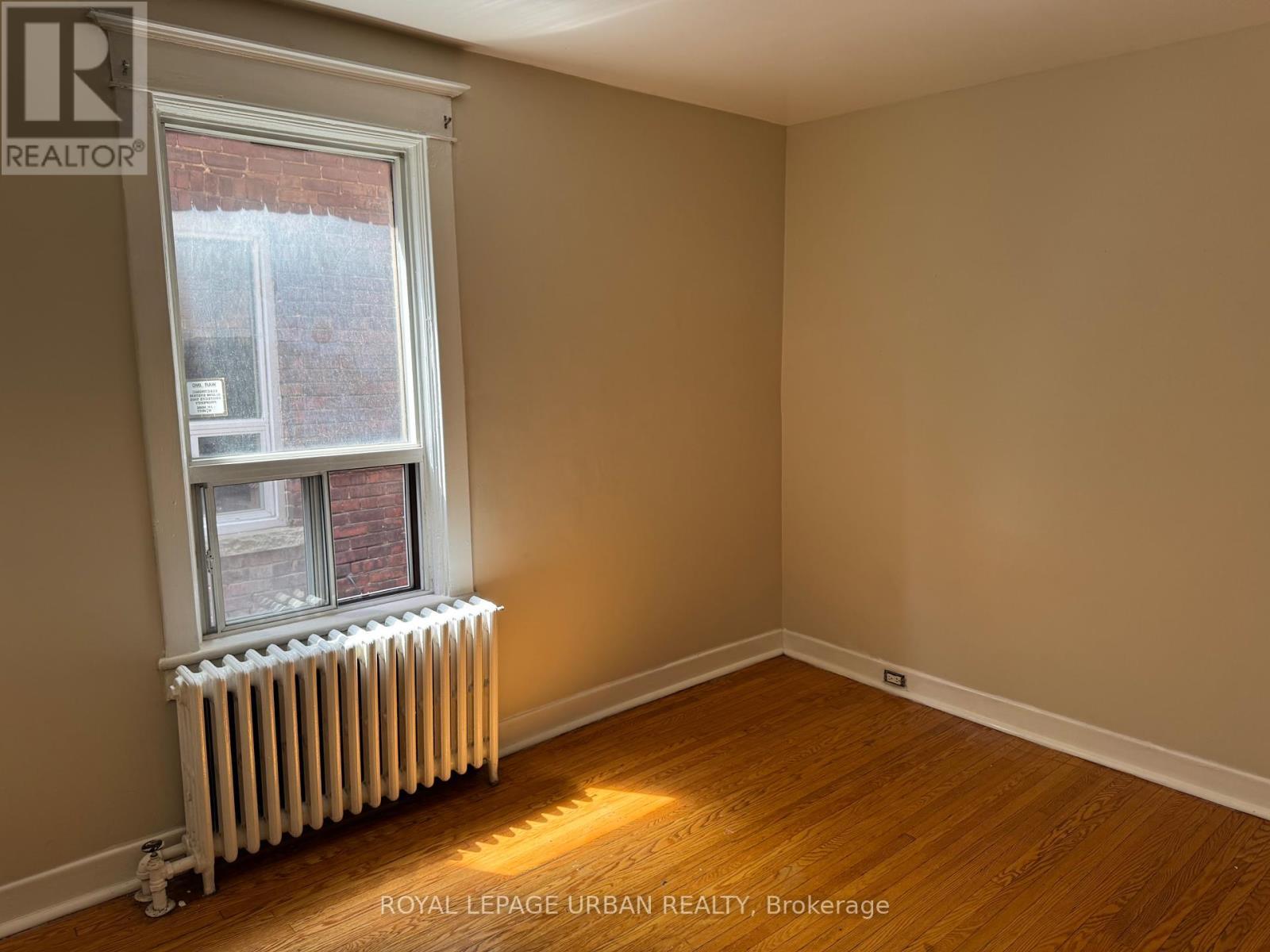 












2ND FLOOR - 919 CARLAW AVENUE

,
Toronto,




Ontario
M4K3L5

