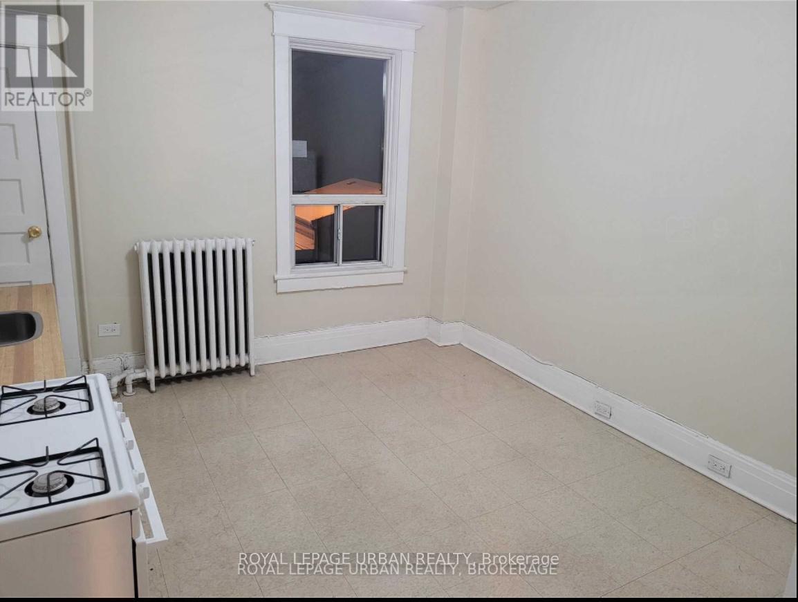 












2ND FLOOR - 919 CARLAW AVENUE

,
Toronto,




Ontario
M4K3L5

