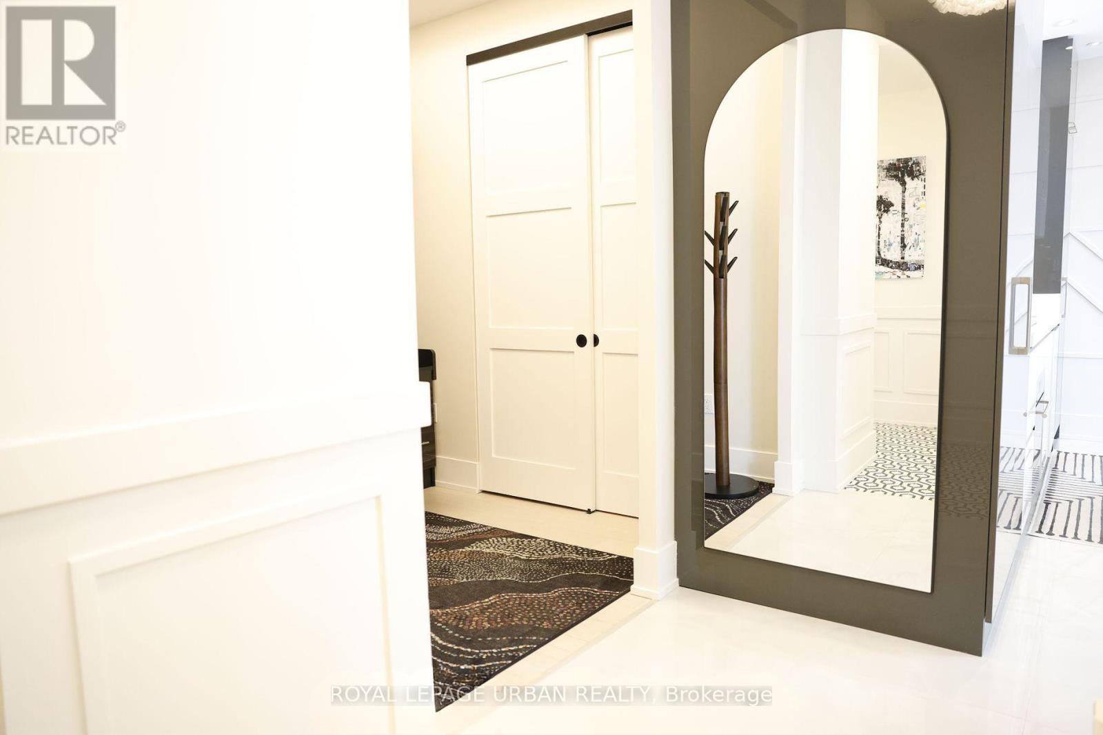 












LPH8 - 1 YORKVILLE AVENUE

,
Toronto,




Ontario
M4W1L1


