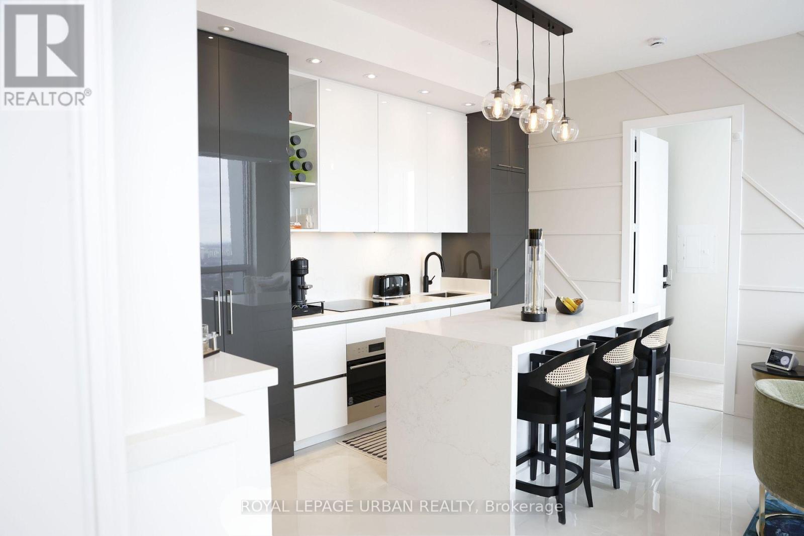 












LPH8 - 1 YORKVILLE AVENUE

,
Toronto,




Ontario
M4W1L1

