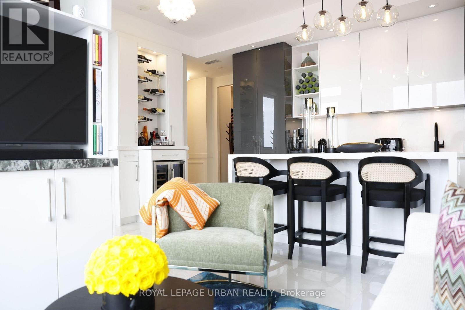 












LPH8 - 1 YORKVILLE AVENUE

,
Toronto,




Ontario
M4W1L1

