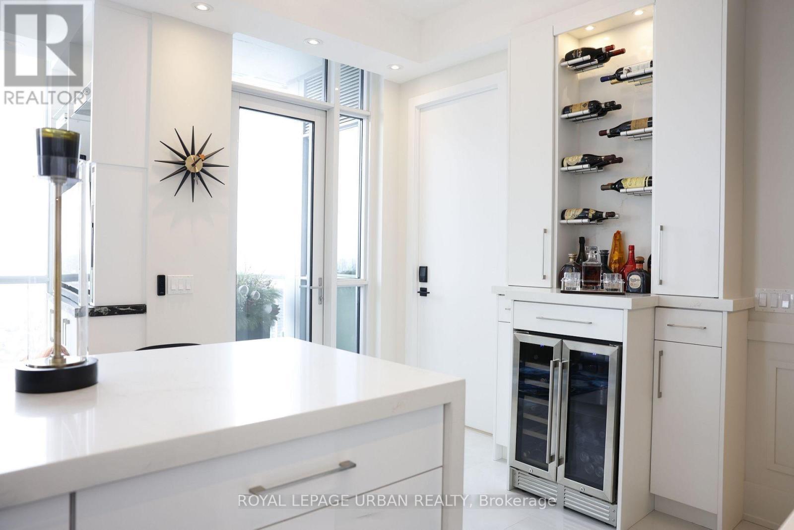 












LPH8 - 1 YORKVILLE AVENUE

,
Toronto,




Ontario
M4W1L1


