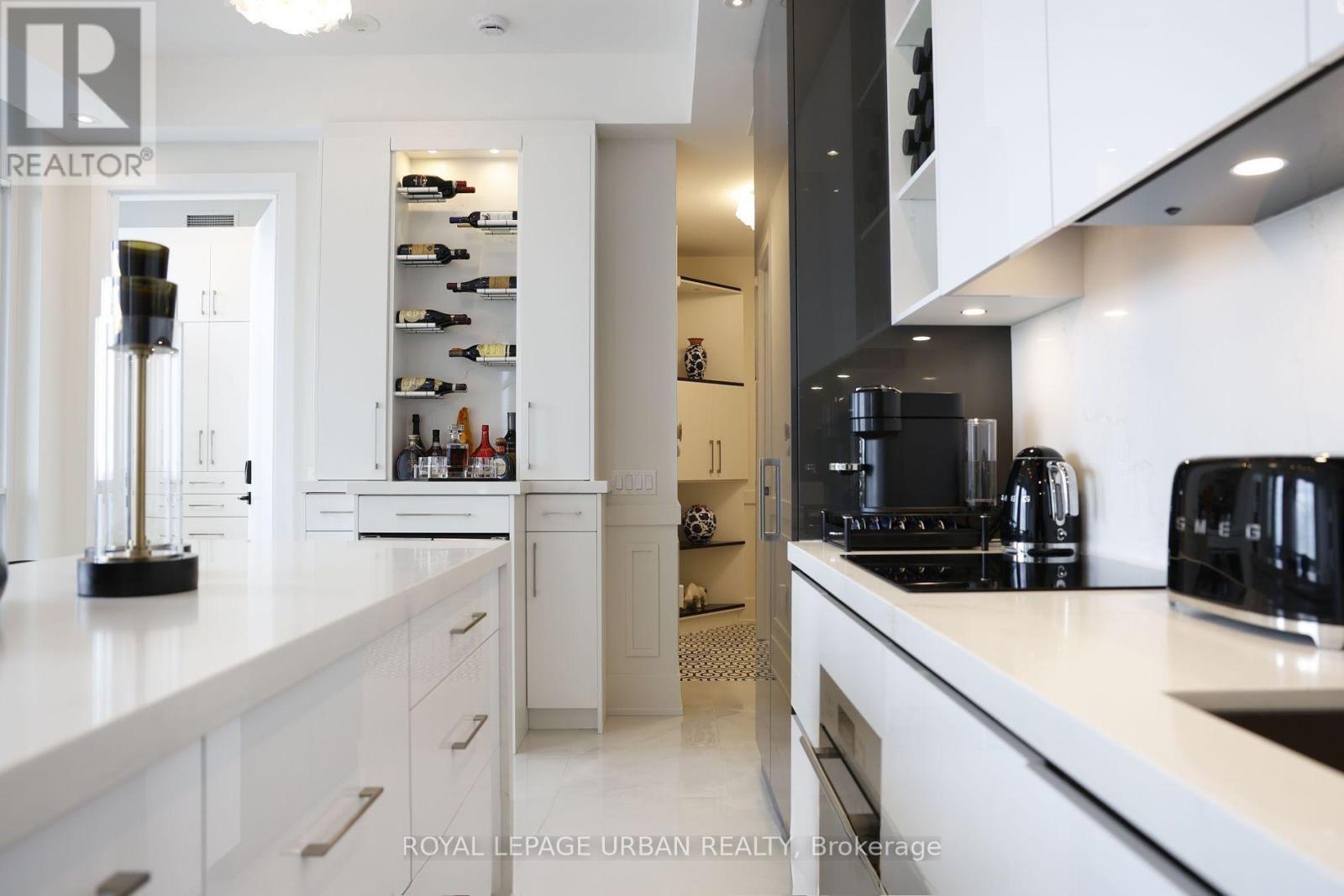 












LPH8 - 1 YORKVILLE AVENUE

,
Toronto,




Ontario
M4W1L1

